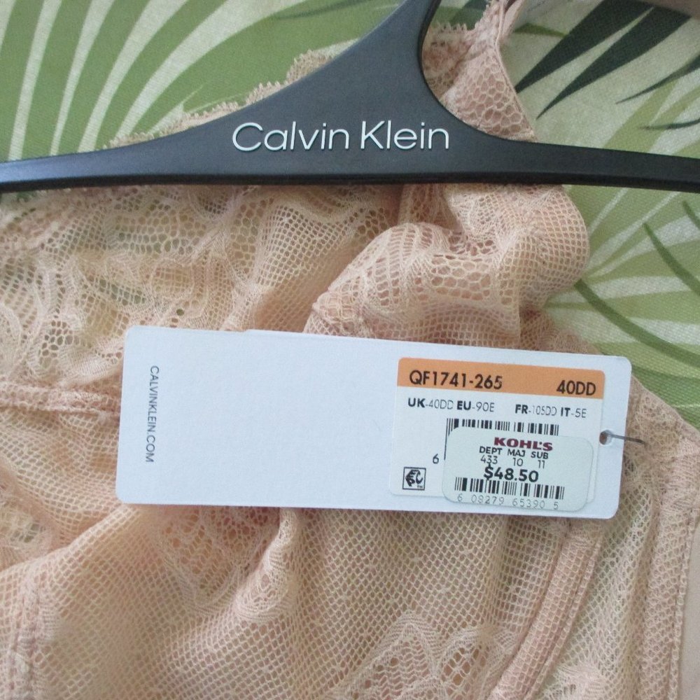 NWT - CALVIN KLEIN Full Coverage Unlined bra - sz 40DD - MSRP $48.50 - Picture 2 of 3